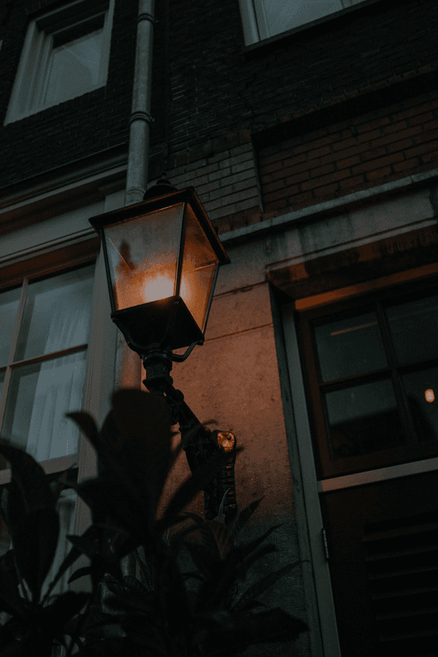 Solar wall lights