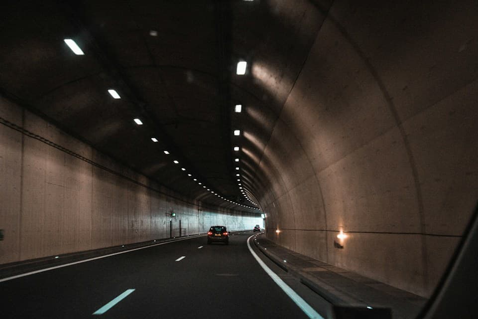 Tunnel lights